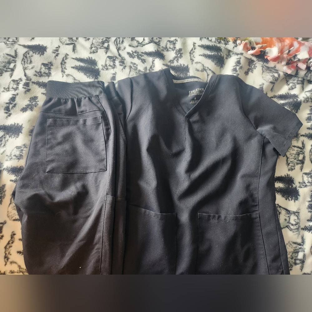 Fabletics Scrub Set- Small